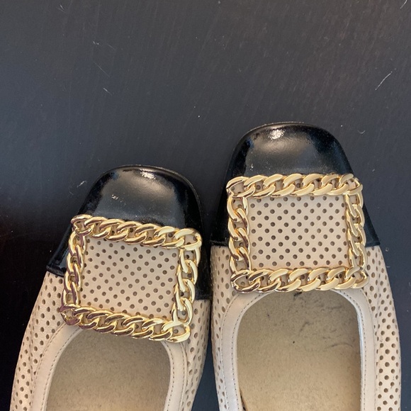 Stuart Weitzman small heel - Picture 3 of 3